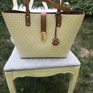 Offers? Micheal Kors Karson Large Carryall Tote
